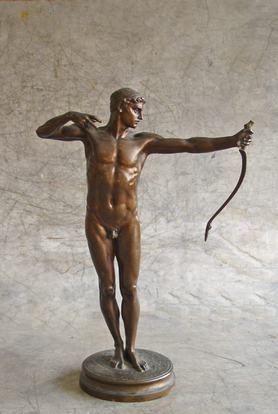 La sculpture d'Hamo Thornycroft avant restauration 