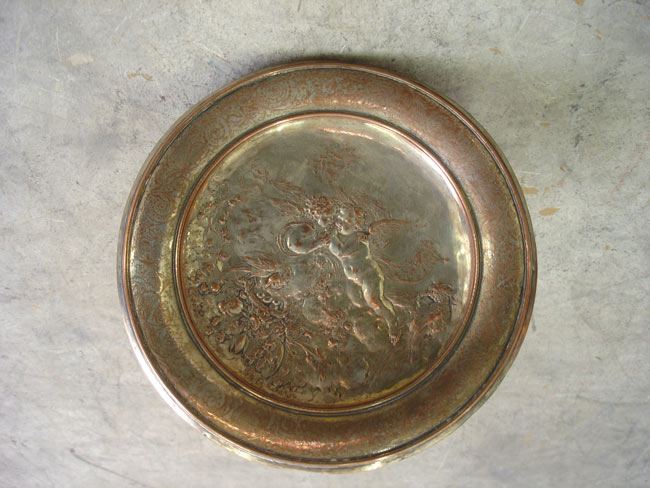 Intérieur d'une coupe Le décor est finement ouvragé