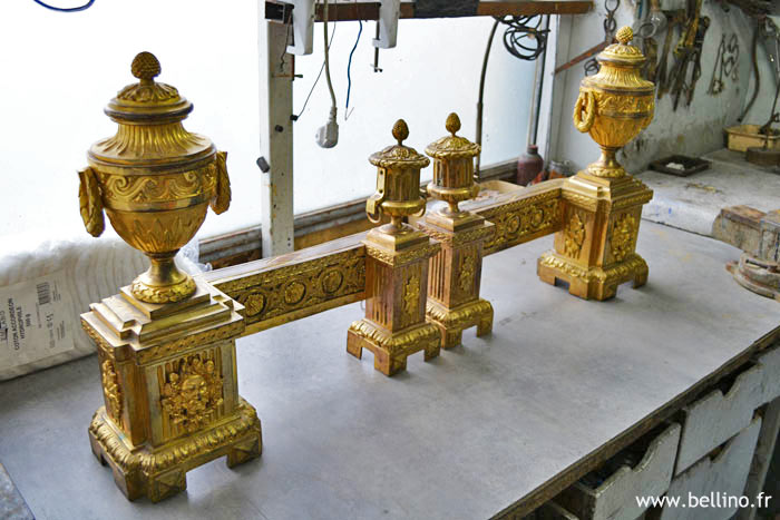 Chenets Louis XVI avant restauration chenets en bronze Louis XVI
