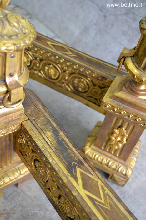 details des deux chenets détails sur les chenets