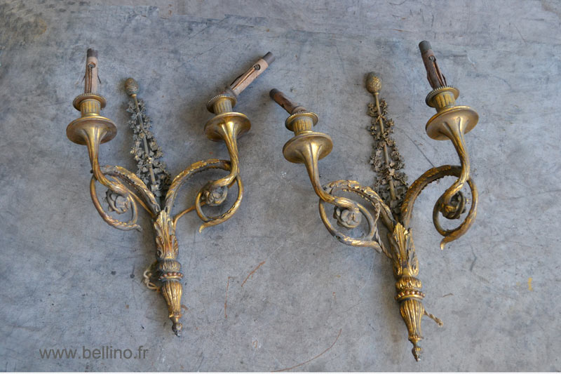 Les appliques en bronze Louis XVI avant restauration Les appliques Louis XVI avant restauration