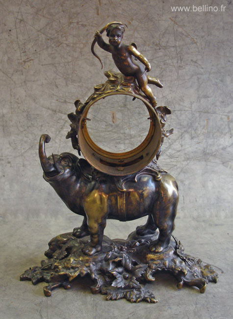 Pendule Louis XV à l'éléphant 
