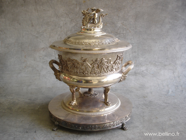 La soupière en argent avant restauration soupière en argent massif avant réparation