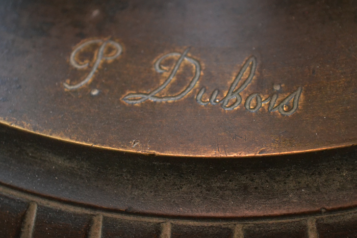 Signature du sculpteur Paul Dubois Signature de Paul Dubois.