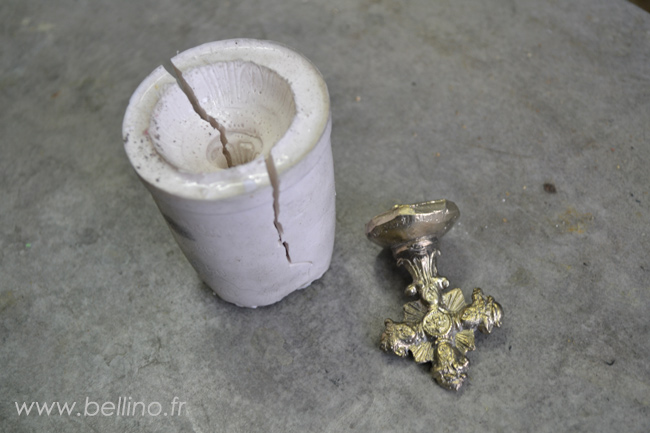 Moulage de la croix du ciboire en argent
